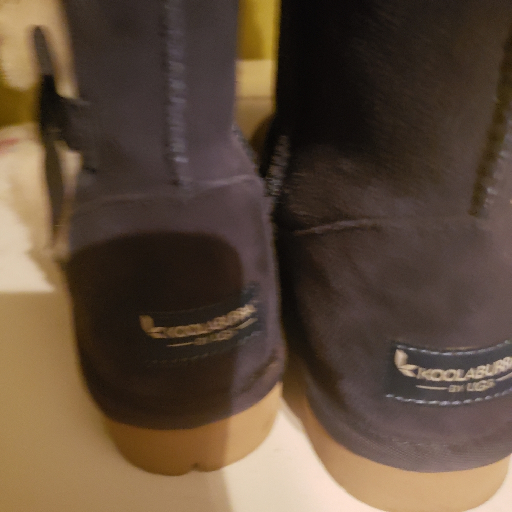 Ugg boots - Picture 2 of 3